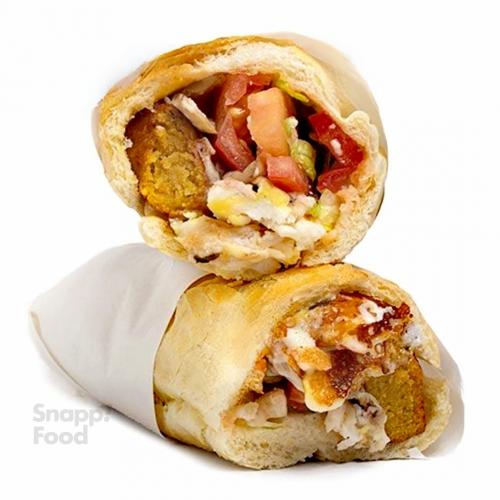 ساندویچ فلافل با پنیر و تخم مرغ